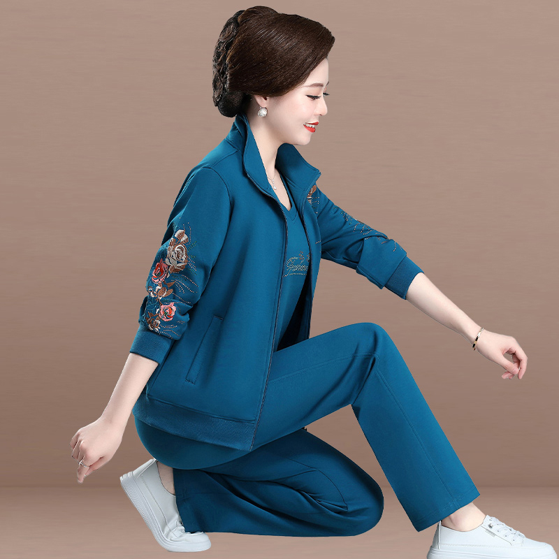 Middle-Aged Mother's Spring Coat, Stylish Large Size Embroidered Top, Three-Piece Set, Middle-Aged and Elderly Autumn and Winter Sportswear Suit for Women Middle-Aged Mother's Spring Coat, Stylish Large Size Embroidered Top, Three-Piece Set, Middle-Aged and Elderly Autumn and Winter Sportswear Suit for Women