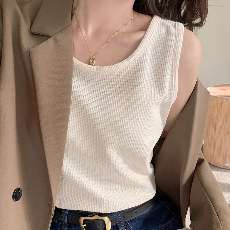 Women's Camisole for Layering, 2026 New Style, Sleeveless White Loose Waffle Knit Top for Spring and Summer Outerwear