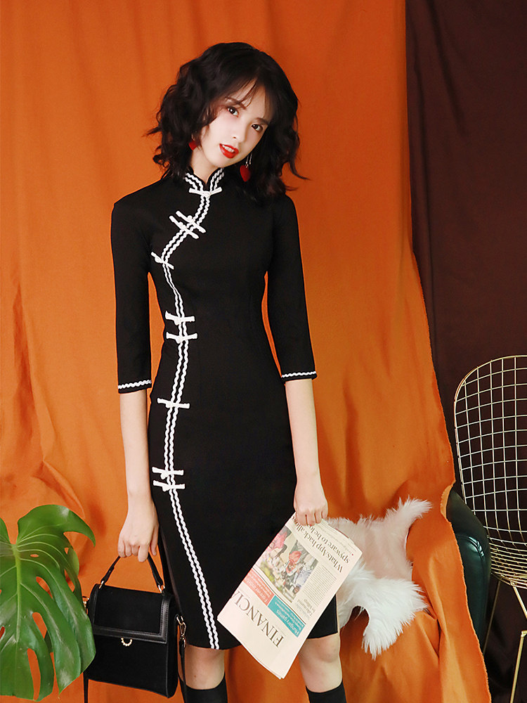 Middle sleeve new style cheongsam retro modified version of the old Shanghai young girl daily spring and summer dress short black