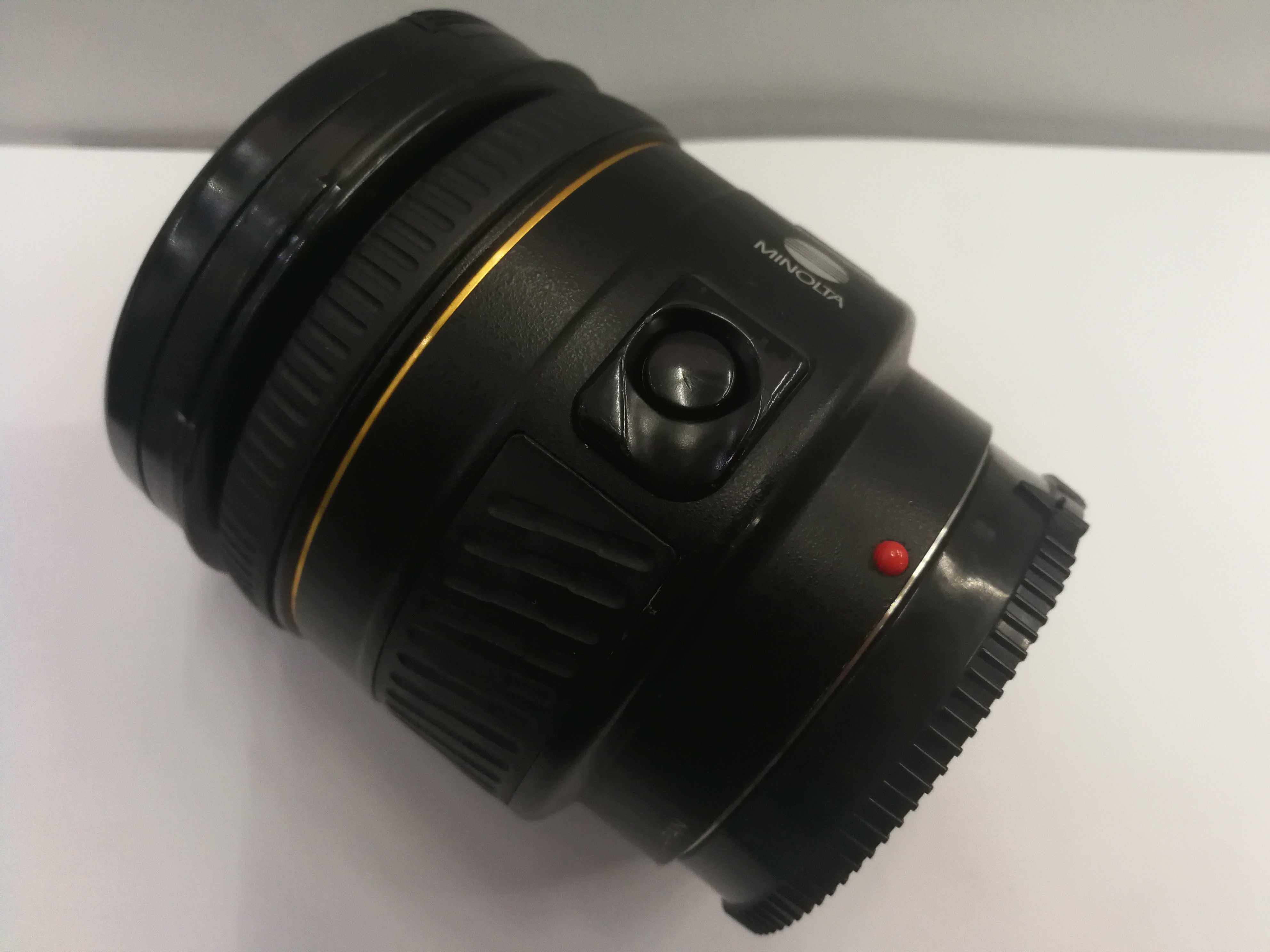 Classic portrait mirror king Minolta AF85 1 4 G SLR lens fixed focus large aperture Sony A port