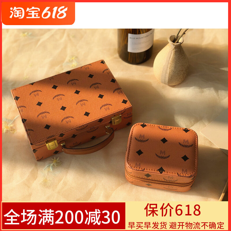 The first decorated box Korean version Princess European-style Korean travel portable minimalist double earrings hand decorated containing box woman