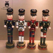 Walnuts Clip Puppet Soldier Wedding Celebration Home Bar Beauty Chen Desktop Swing Piece Wedding Birthday Festive Gift Special Price