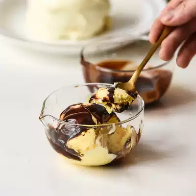 Creative mini bowl with drainage nozzle Heat-resistant glass bowl Dining room baking preparation bowl Sauce bowl Microwave