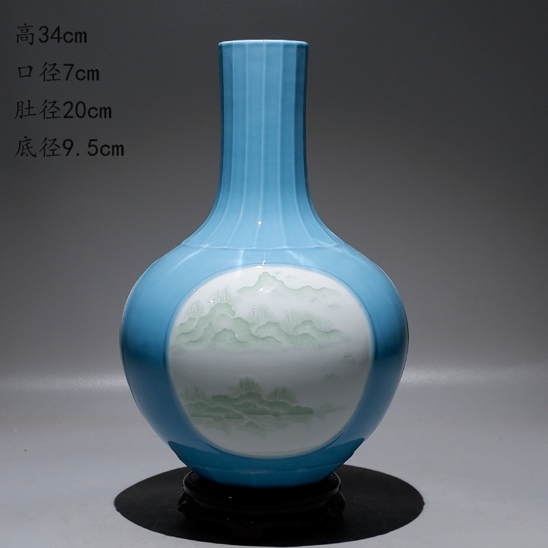 中国　大清乾隆年製　色絵漢詩鳥果実文　天球瓶　V　5540 清乾隆紅釉梅瓶《大清乾隆年製》款| Chinese Art | 2025 | Sotheby's