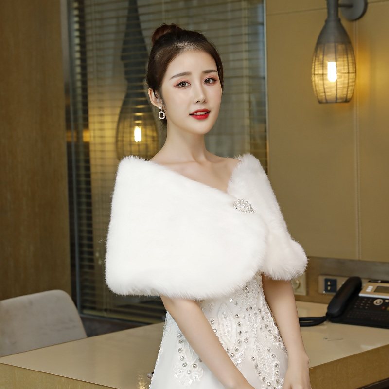 Wedding dress shawl girl 2023 new bride married in winter thickening warm cloak cloak bride large coat