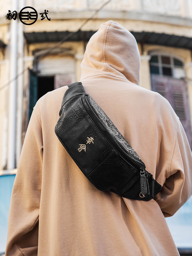 Early spring China fashion brand embroidery crossbody shoulder bag Men's and women's fashion multi-functional leisure outdoor sports fanny pack