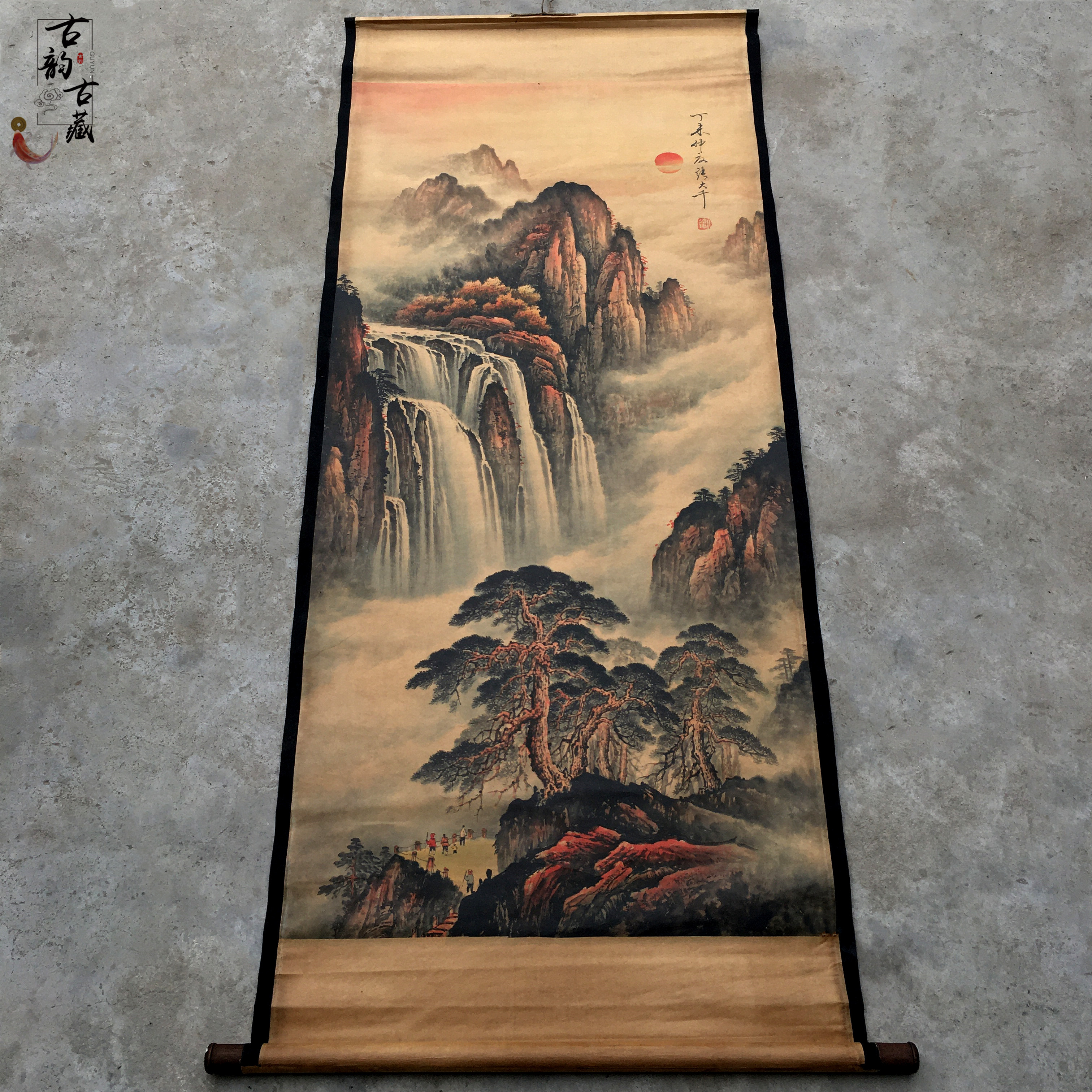 Antique Zhang Daqian Landscape Painting Collection Antique Character Painter uses the living room decoration painting in the middle of the hall to hang the scroll scroll to paint Chinese paintings