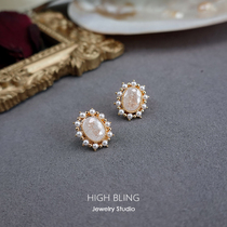 No pierced ears will enter the 2021 new fashion French retro ice crystal silver needle earrings mosquito coil plate ear clip painless stealth