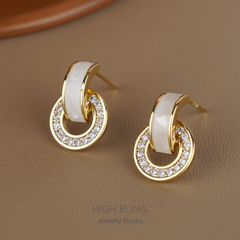 Advanced large-board wind commute 100 lap temperament natural seashells small ear pin S925 silver needle mosquito coil pan ear clip without ear clip