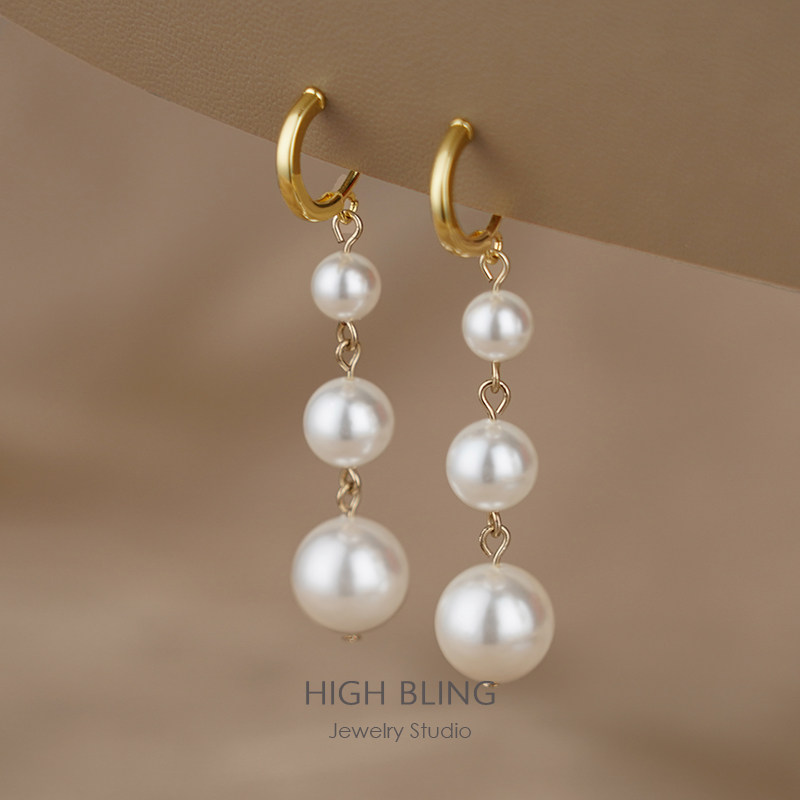 Oil painting Teenage Girl Faquel Pearl Ear Clip Classic No-ear-hole Female Silicone Mosquito-repellent Coil Ear Clip Earl