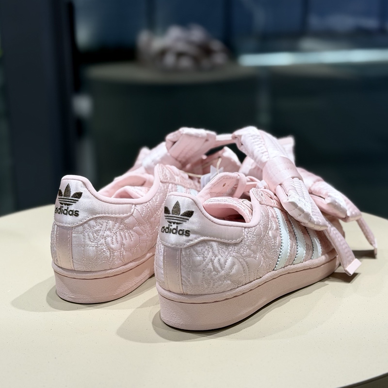Caroline Hu X Adidas Adidas Co-Branded Shell Toe Pink Sneakers for Girls Jq8737