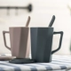 Cặp đôi mẫu cốc một cặp xu hướng cá tính sáng tạo mugs nam và nữ quà tặng gốm sứ uống cốc có nắp muỗng - Tách bình tập hút cho bé