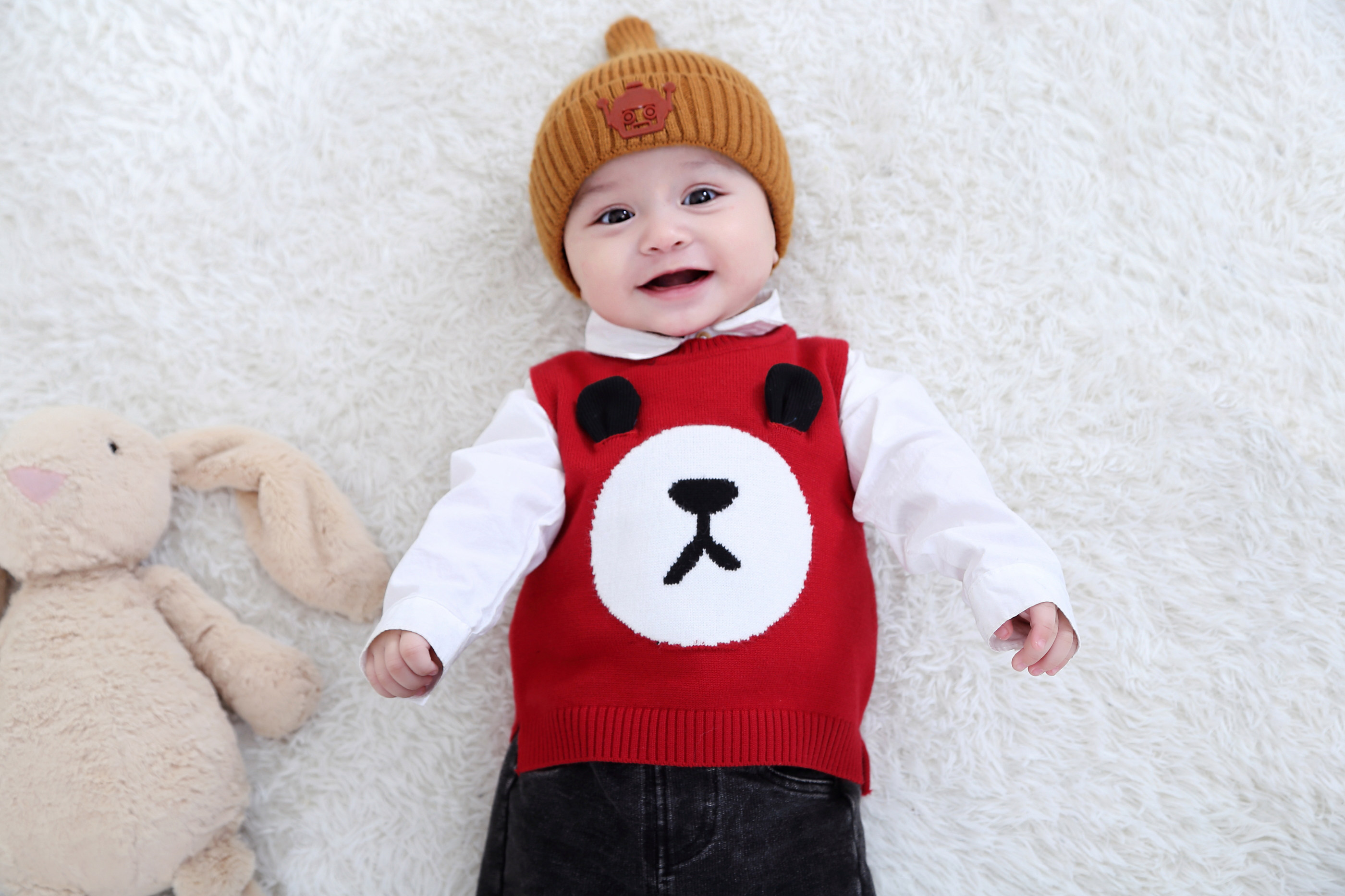 Ins spring men's and women's page spring bear sweater baby vest baby vest knitwear vest shoulder vest