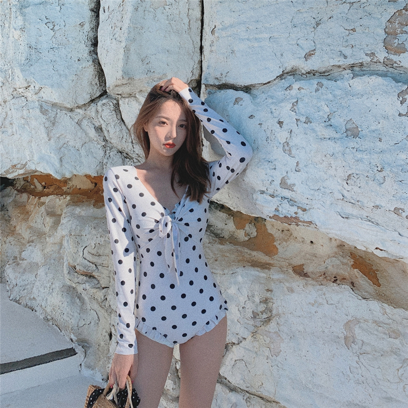 women's hot spring swimsuit belly covering slender long sleeve sunscreen 2022 new style sexy small boobs push up Korean ins