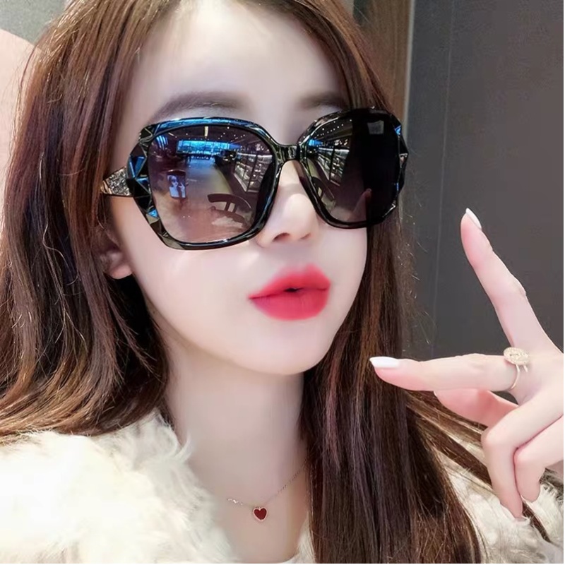 Solar Glasses Female Polarized Anti UV Sunglasses 2022 New Drive Glasses Special Big Face Lean High Level Sensation Wave