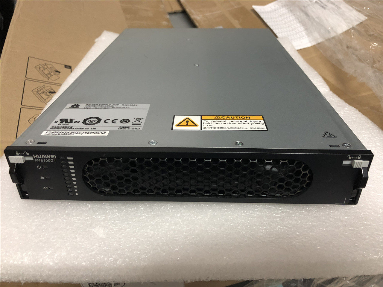 Disassemble the original color of the new R48100G1 rectifier module 48V 100A