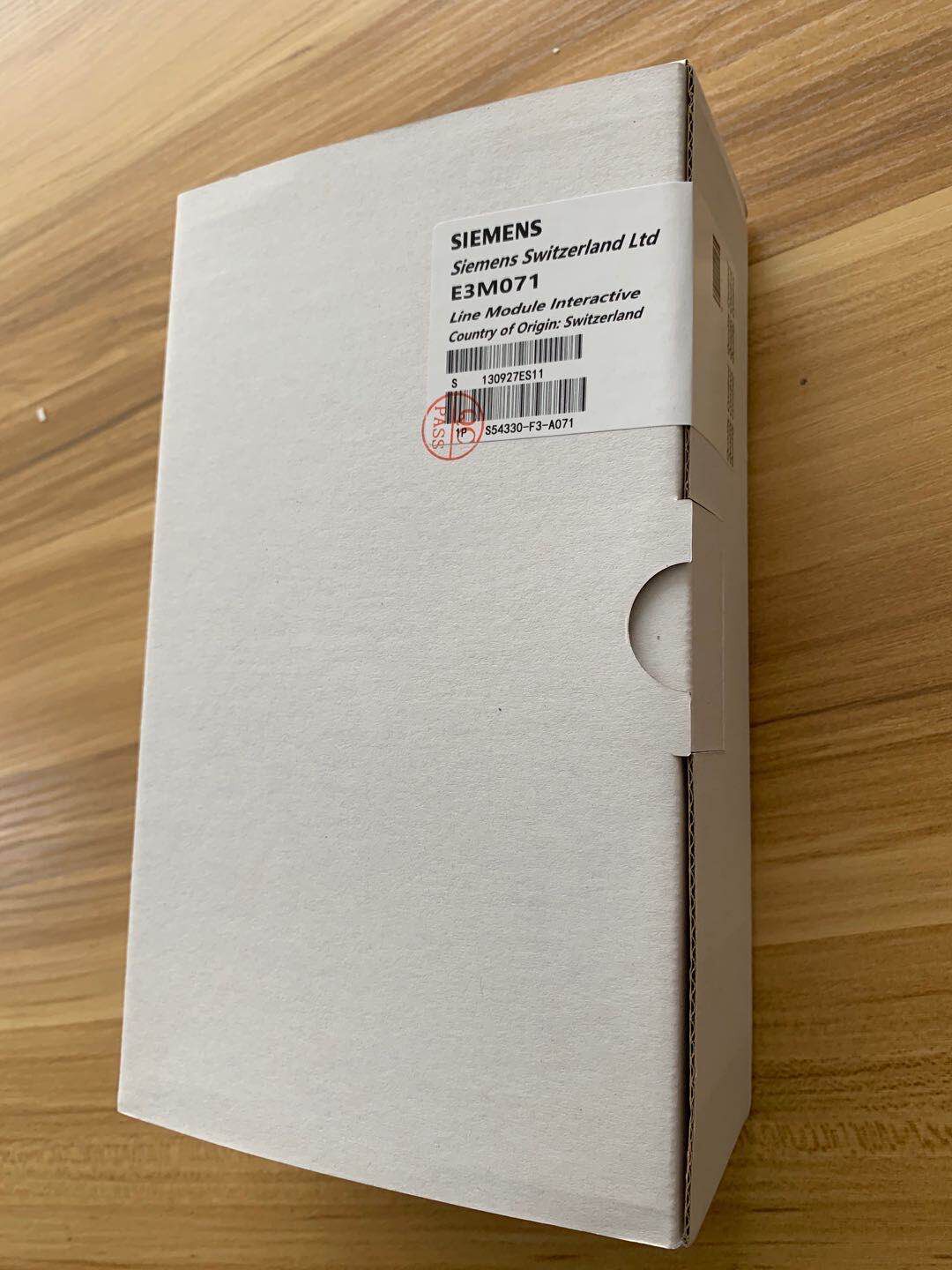 Brand new SIEMENS Siemens E3M071 circuit card S1151 series fire host equipment spot