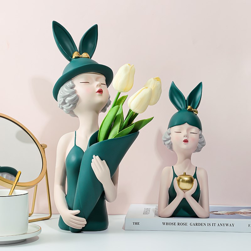 Nordic Holding Flowers Girl Light Lavish Wine Cabinet Decorations Living-room TV Counter Home Creative Pendulum Wedding Gifts