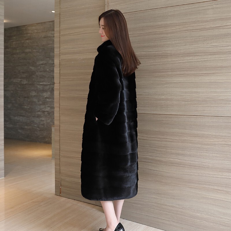 Imported Purple Velvet Whole Mink Coat, Long Black Fashion Fur Coat for Women, Horizontal Row Mink Fur Jacket