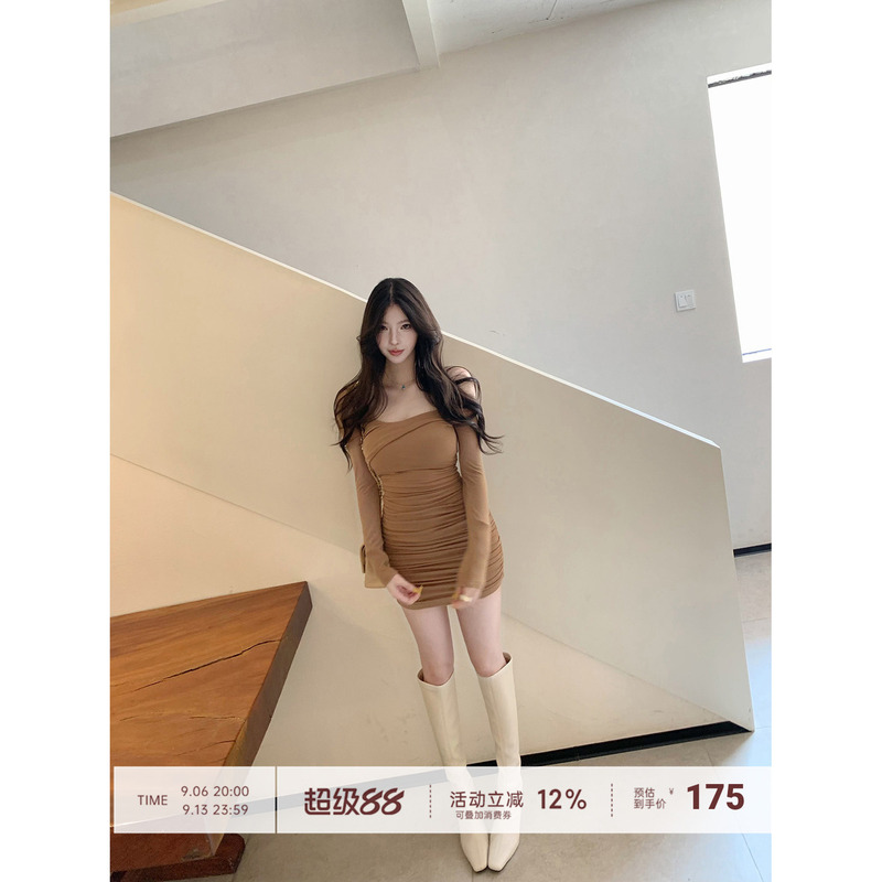 【Farte Shop】Twilight Pleated Shadow Khaki Off-Shoulder Long Sleeve Dress Women's Spring and Autumn Bodycon Mini Dress 【Farte Shop】Twilight Pleated Shadow Khaki Off-Shoulder Long Sleeve Dress Women's Spring and Autumn Bodycon Mini Dress