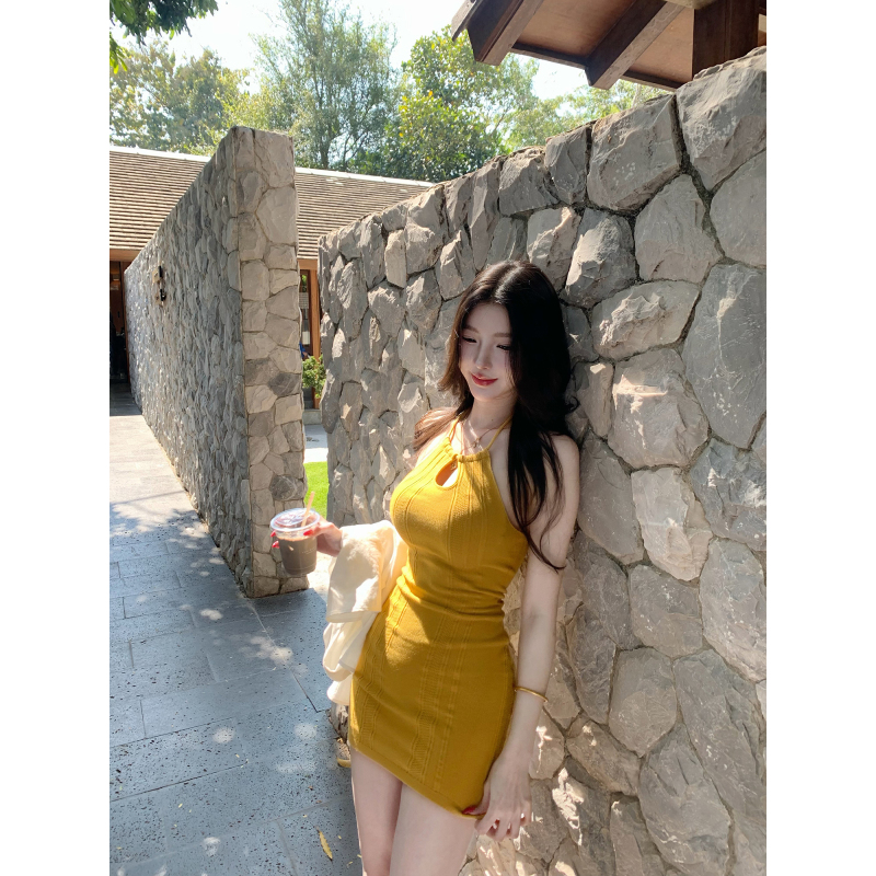 【Farte Shop】Weekend Sunny Yellow Halter Neck Hollow Out Dress for Women Spring/Summer Waist-Cinching Slim Fit Bodycon Short Dress