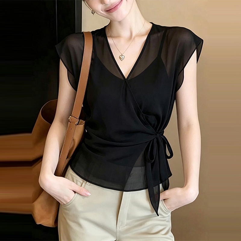 Black V-Neck Short-Sleeved Shirt for Women, 2026 Summer New Design, Niche Style, Tie-Waist, Elegant and Versatile Top