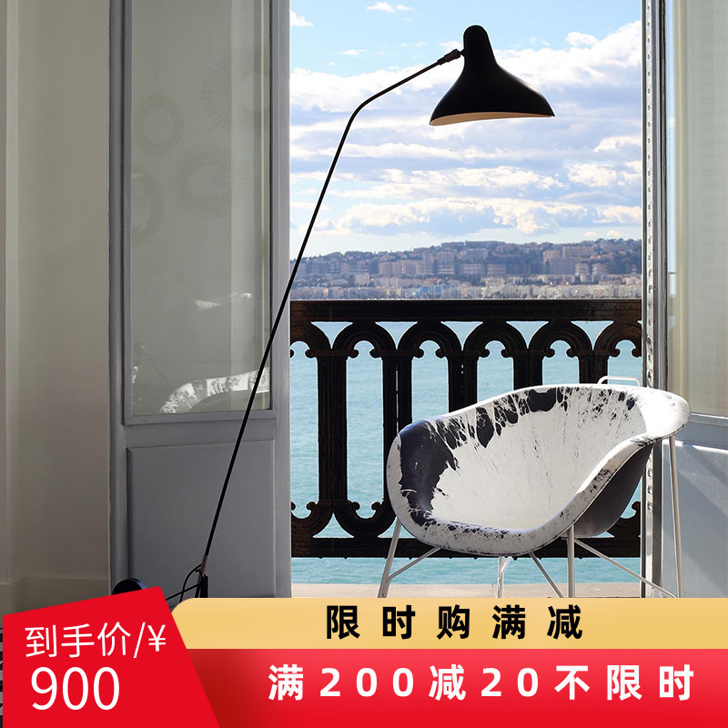 Nordic net red designer D C Wédéon vertical floor lamp modern minimalist sofa side bookhouse bedroom light