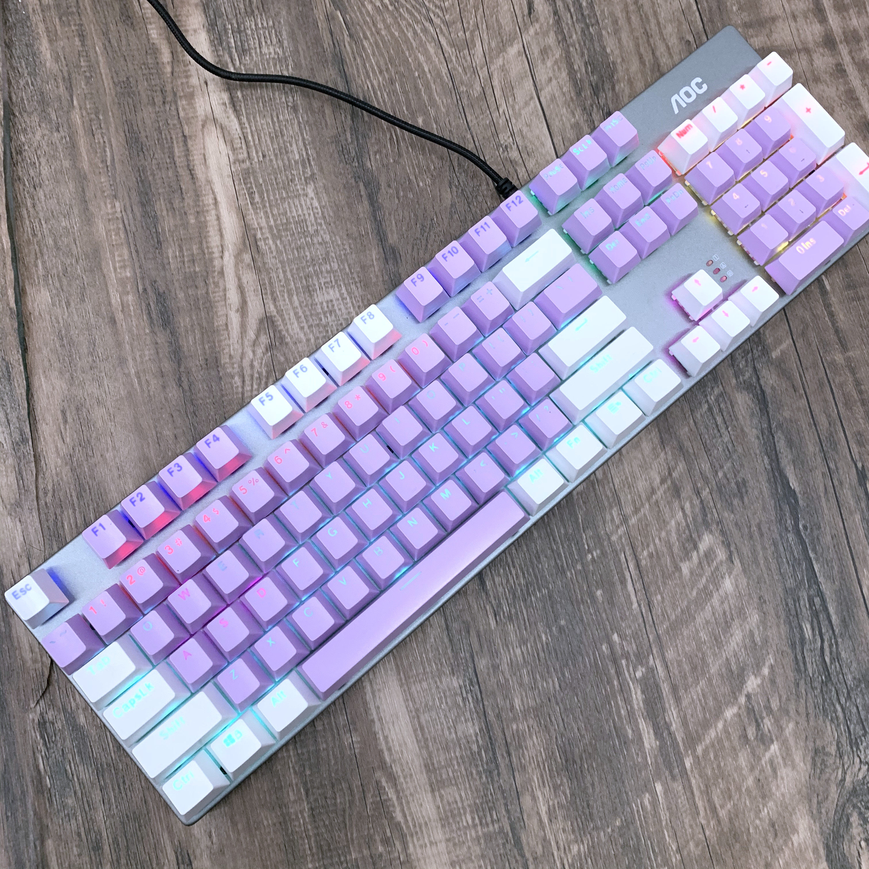 New 104 Key Mechanical Keyboard New Stock Wire Handling Wolf Spider Black Seder Green Shaft Red Shaft Game