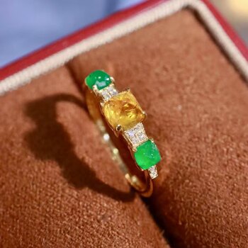 18k gold inlaid sugar tower cut fanta stone emerald ring, classic three-stone design, rich colors