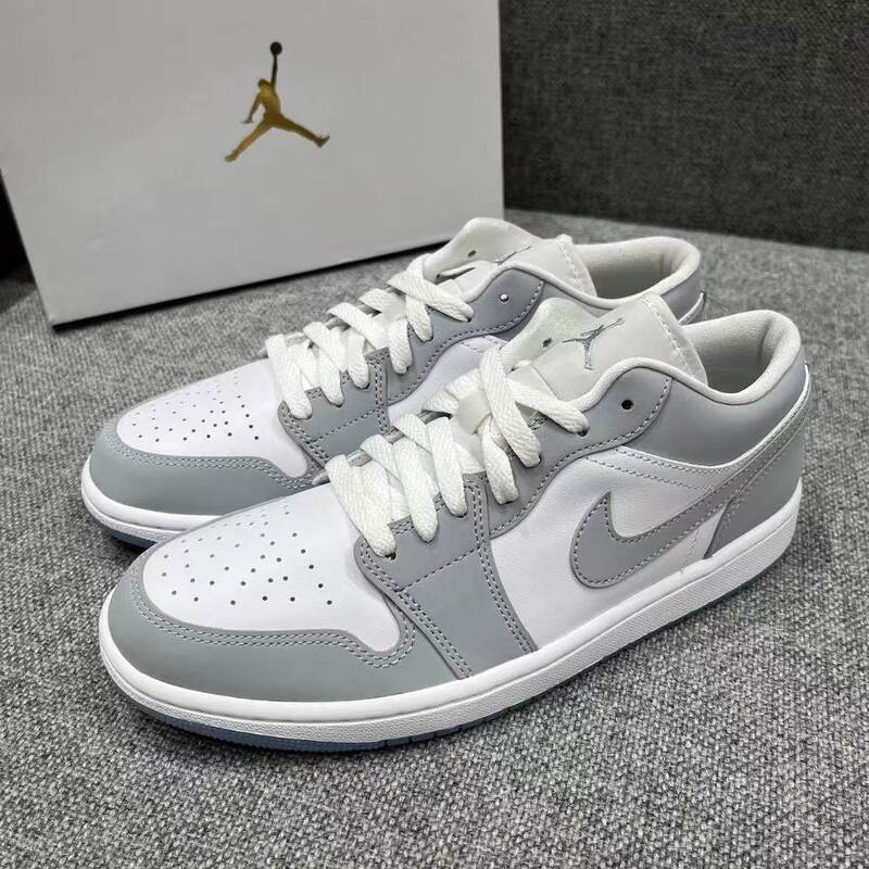 In-Stock Authentic Nike Air Jordan 1 Retro Trendy Breathable Low-Top Sneakers Dc0774