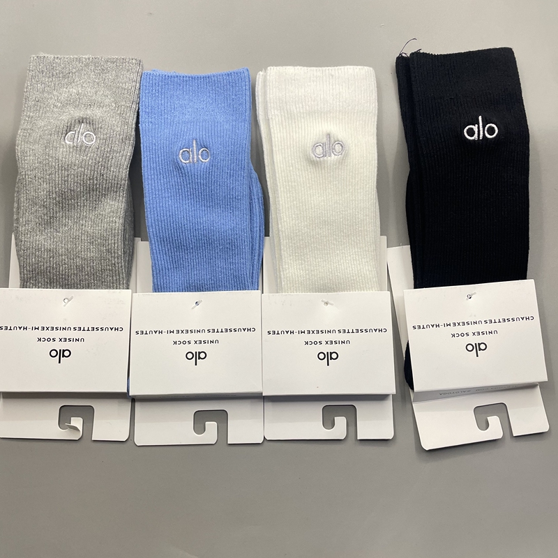 [Official In-Stock] Kim Ji-Soo's Same Style Alo Yoga Unisex Sports Yoga Pilates Influencer Mid-Calf Socks