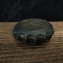  Black bluestone hand-carved stone drum paperweight Pot holder Baby base Lion water-absorbing beast Retro nostalgic practical collection