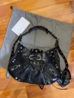 Черный (без висящего)