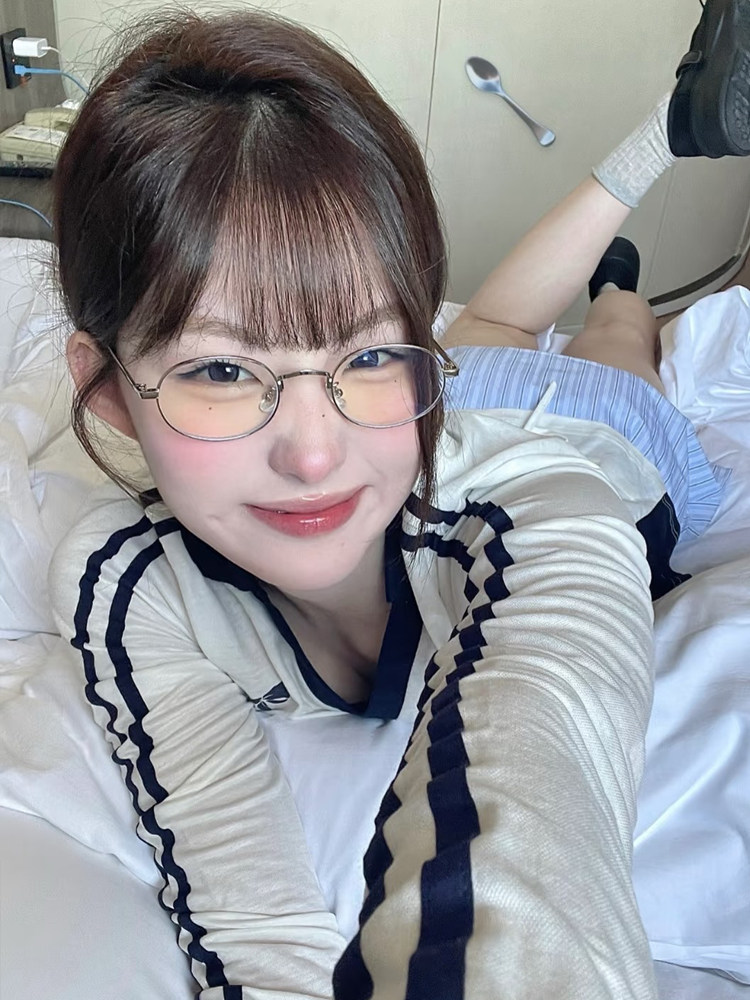 Japanese Retro Small-Face Nerd Metal Glasses Frame Female Internet Celebrity Style Pure and Natural Makeup-Free Glasses Ultra-Light Myopia Glasses