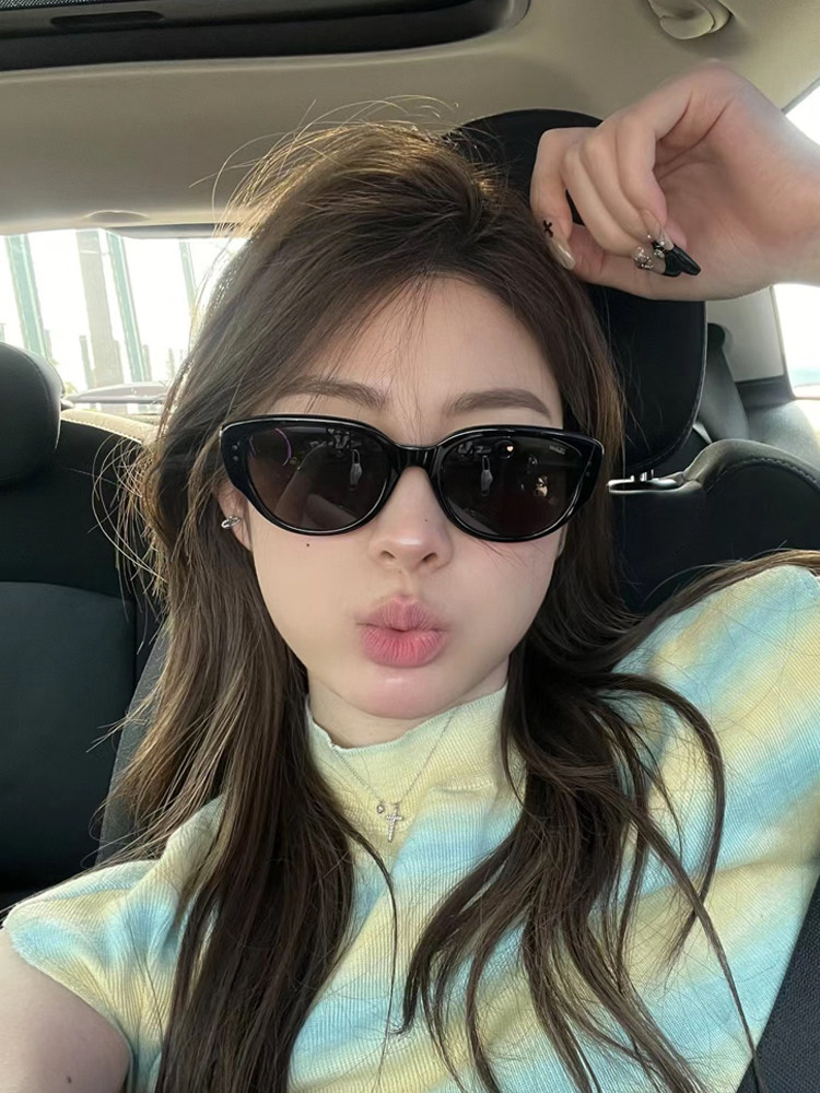 Retro Cat-Eye Sunglasses for Women, High-End 2025 New Style, Anti-Uv Polarized Sunglasses for Photo Taking