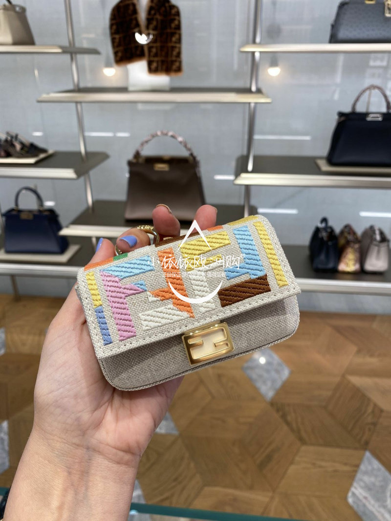 European FENDI women's bag chain messenger bag flip cute small bag hanging 7AR844