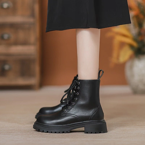 Martens, белые короткие сапоги в английском стиле на платформе, из натуральной кожи, коллекция 2023, подходят для весны и осени, подходят для подростков, в британском стиле