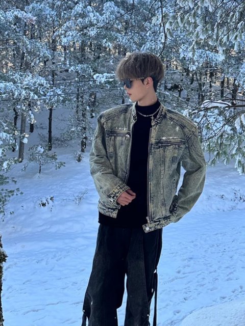 American-Style Short Denim Jacket for Men, High-End, Cool Hairstylist Trendy Brand Men's Clothing, Shoulder-Padded and Fleece-Lined Denim Jacket