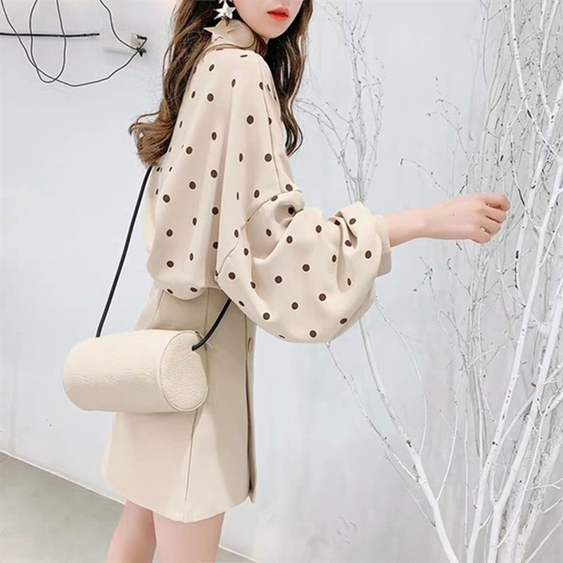 Bourdot Shirt Woman Design Sensation Small Crowd 2022 Spring Dress New Korean Version Loose 100 Hitch Superior Feel Long Sleeve Blouse