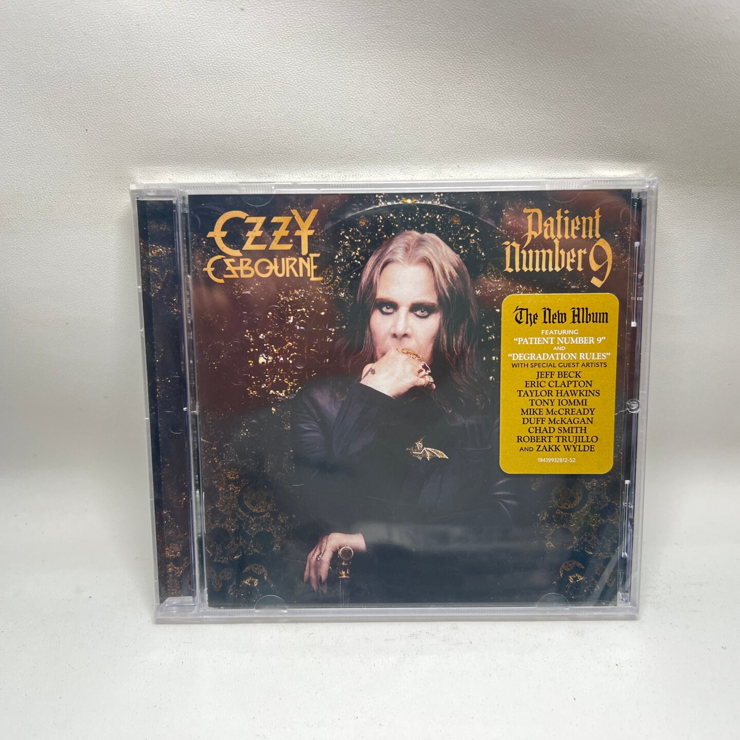 Оззи Осборн, отец рок-н-ролла, солист Black Sabbath Оззи Осборн (Ozzy Osbourne) - совершенно новый компакт-диск в упаковке.