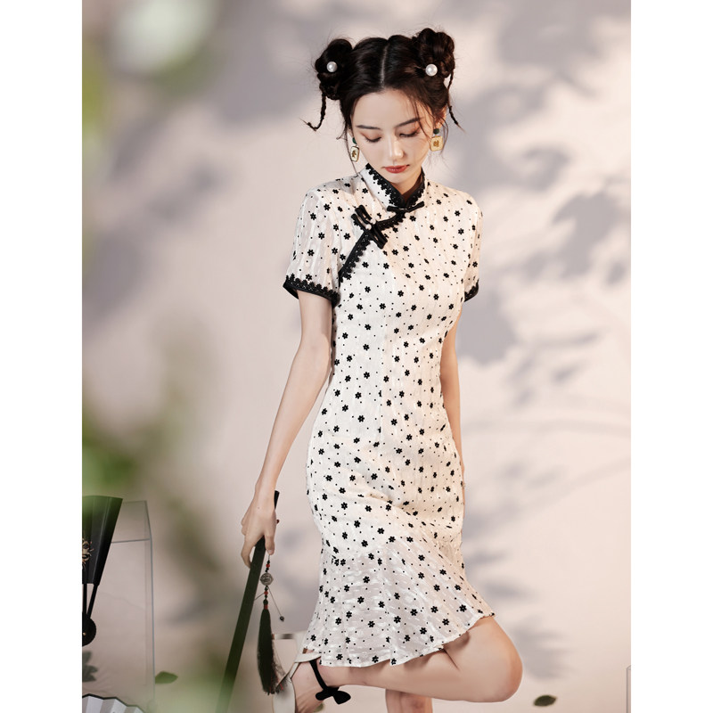Small cheongsam summer 2022 new temperament fishtail slim fit and thin young girl dress short