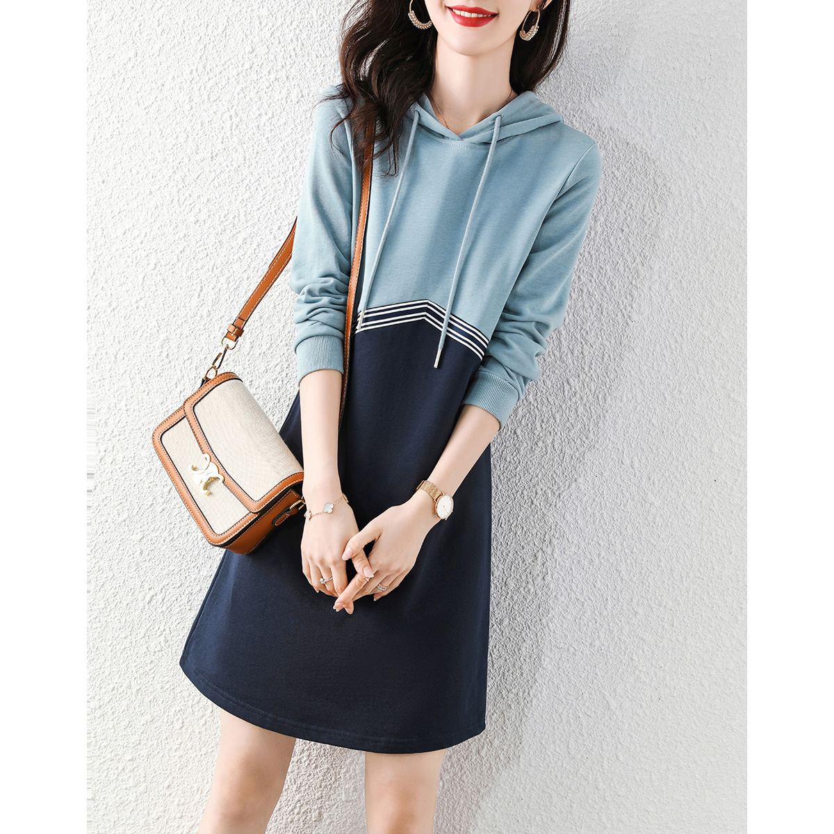 Ladies' Wind Autumn Fashion 2022 New Korean version Fashion webbing Coloured splicing Long sleeves Lianhood Little Submarine Dress Woman