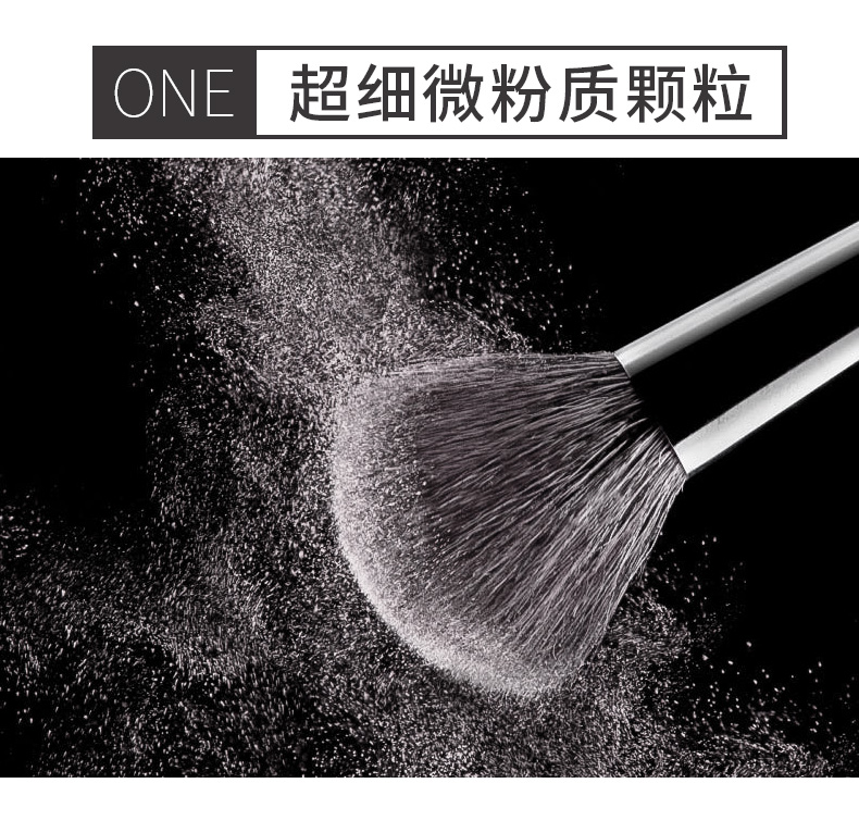 Phấn phủ bốn màu lỏng và mềm, bột phấn trang điểm lâu trôi kiểm soát dầu che khuyết điểm không thấm nước và khả năng sửa chữa mồ hôi bốn hình vuông xác thực - Quyền lực kem trang điểm không cần phấn phủ