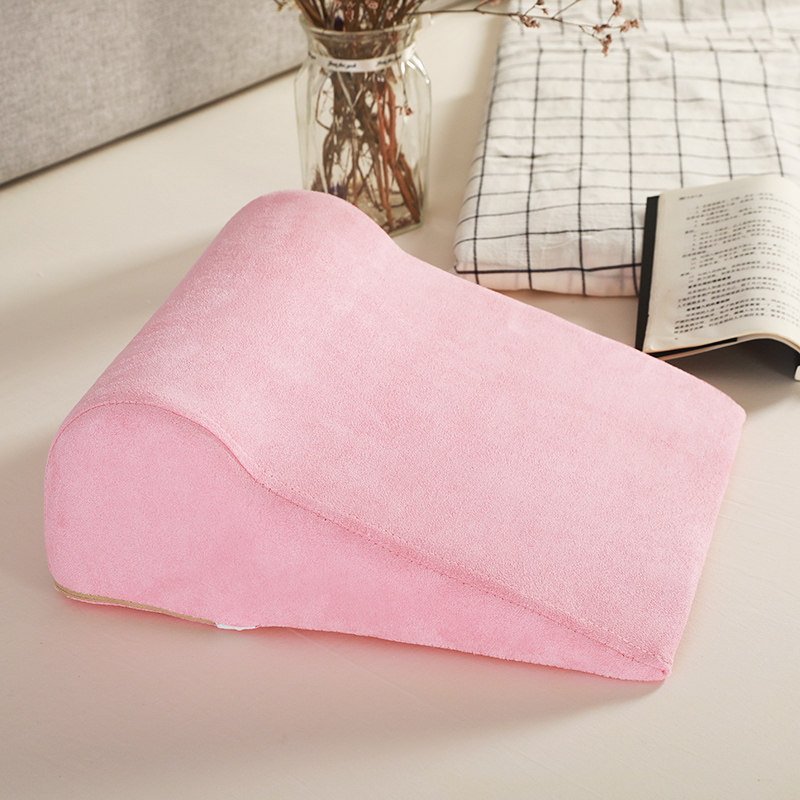 Baby breastfeeding baby lying on Moon Mother side on breastfeeding artifacts bed multi-functional breastfeeding cushion pillow