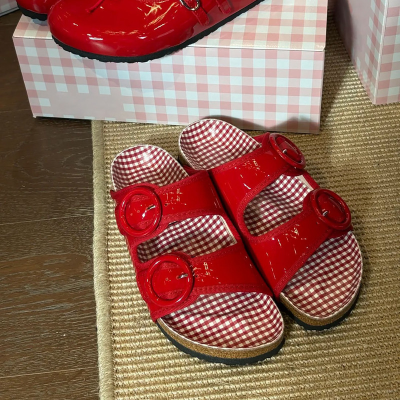 One-Strap Patent Leather Birkenstock-Style Shoes for Women, 2026 New Open-Toe Thick-Soled Versatile Cork Flat Sandals