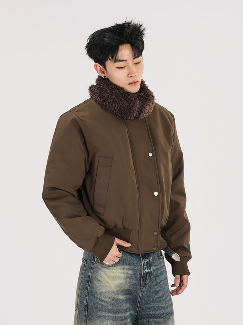 A Carton American Retro Winter Padded Jacket with a Fur Collar for Men and Women, Thickened for Warmth, with a High-End Feel
