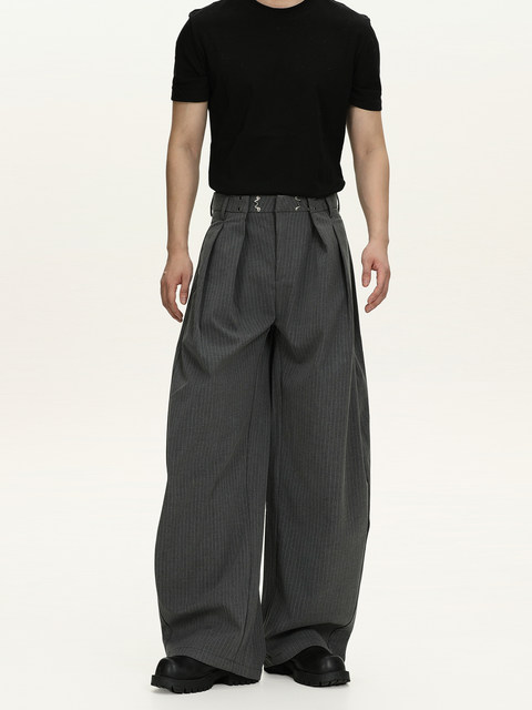 A Carton American-Style Design Pleated Striped Trousers for Men and Women, High-End, Stylish, Drapey, Old Money Style Pants, Trendy