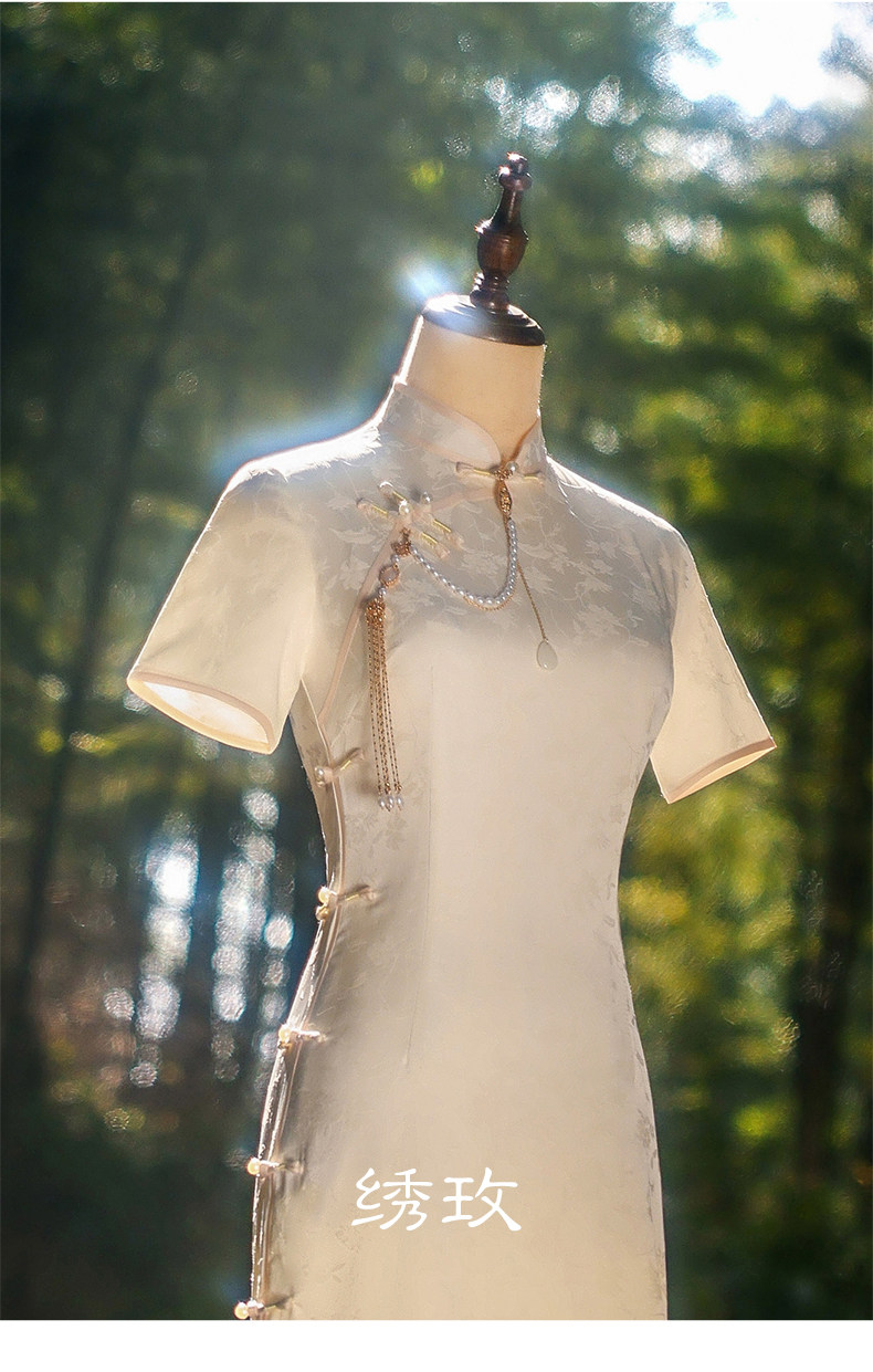 white and gold chinese dress Designer White Cheongsam Dress with Delicate Embroidery – Sleeveless Qipao with Beaded Accents Plus Size Size 24W / White