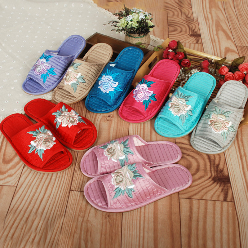 YAG slippers peony four seasons couple home slippers men's and women's non-slip beef tendon bottom embroidered large size drag two pieces