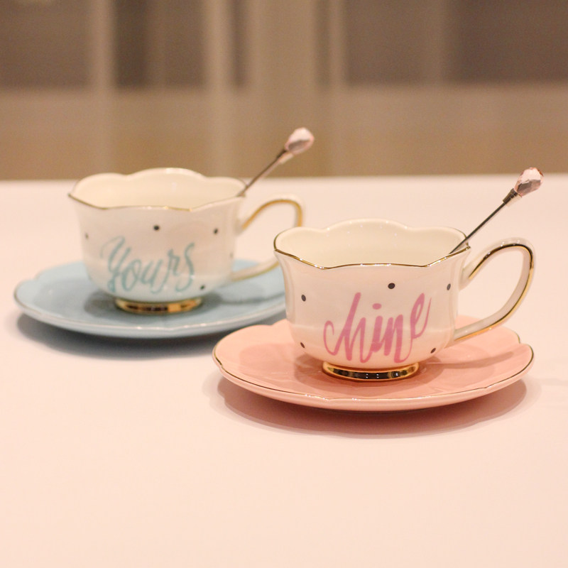 Golden Bone Ceramic Coffee Cup Dish Set English afternoon Flower Cup with ceramic red tea cup European Little Luxury